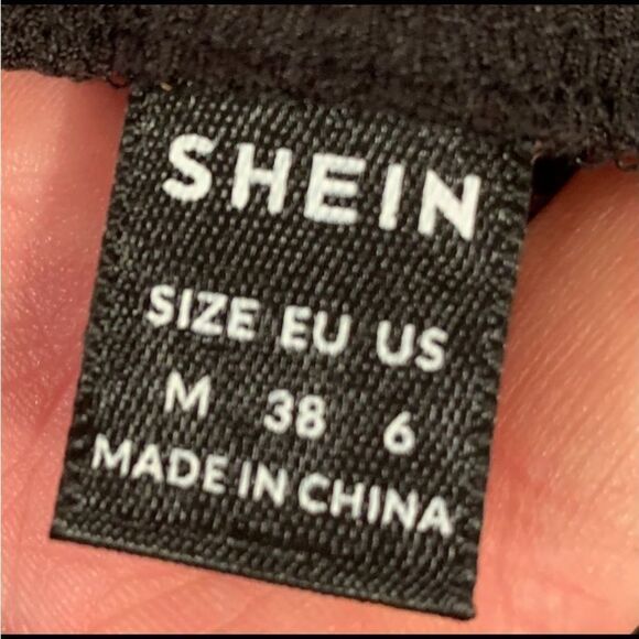 🔴SHEIN Cheetah Print& Black S:M Shorts romper stretch hugs the right curves EUC - Picture 4 of 5